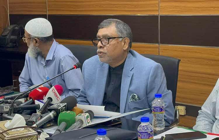 ডেঙ্গু নিয়ন্ত্রণে বিশ্বব্যাংক বাংলাদেশকে ১০০ মিলিয়ন ডলার দেবে বলে জানিয়েছেন স্বাস্থ্যমন্ত্রী জাহিদ মালেক। আজ বিকেলে সচিবালয়ে বিশ্বব্যাংকের প্রতিনিধিদলের সঙ্গে সাক্ষাৎ শেষে সাংবাদিকদের ব্রিফিংকালে এ কথা জানান তিনি। ছবি: জাগো নিউজ