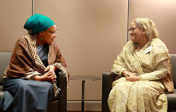 যুক্তরাষ্ট্রে সফররত প্রধানমন্ত্রী শেখ হাসিনার সঙ্গে নিউইয়র্কের জাতিসংঘ সদর দফতরে জাতিসংঘ মহাসচিবের গণহত্যা প্রতিরোধ বিষয়ক বিশেষ উপদেষ্টা আন্ডার সেক্রেটারি জেনারেল অ্যালিস ওয়াইরিমু এনদেরিতু দ্বিপাক্ষিক বৈঠক করেন। ছবি: ইয়াসিন কবির জয়