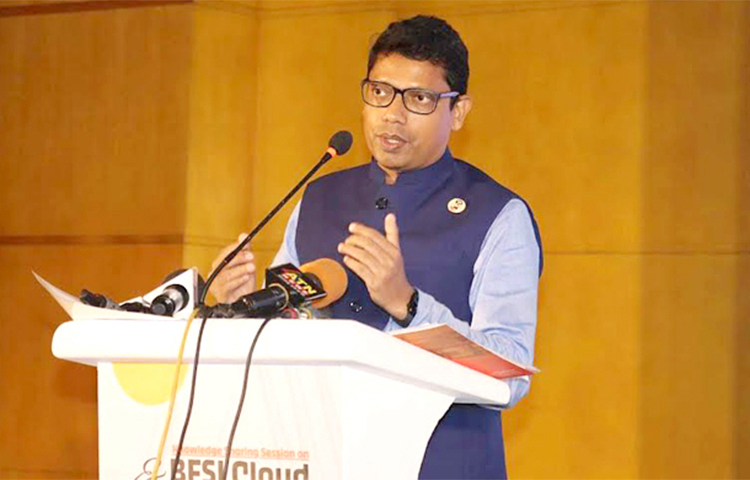 তথ্য ও যোগাযোগপ্রযুক্তি (আইসিটি) প্রতিমন্ত্রী জুনাইদ আহমেদ পলক বলেছেন, ফ্রিল্যান্সারদের আয়ের ওপর কোনো উৎসে কর দিতে হবে না। আজ রাজধানীর একটি হোটেলে ‘বিএফএসআই ক্লাউড এবং সাইবার সিকিউরিটি’ শীর্ষক নলেজ শেয়ারিং অনুষ্ঠানে প্রধান অতিথির বক্তব্যে তিনি এ কথা বলেন। ছবি: জাগো নিউজ