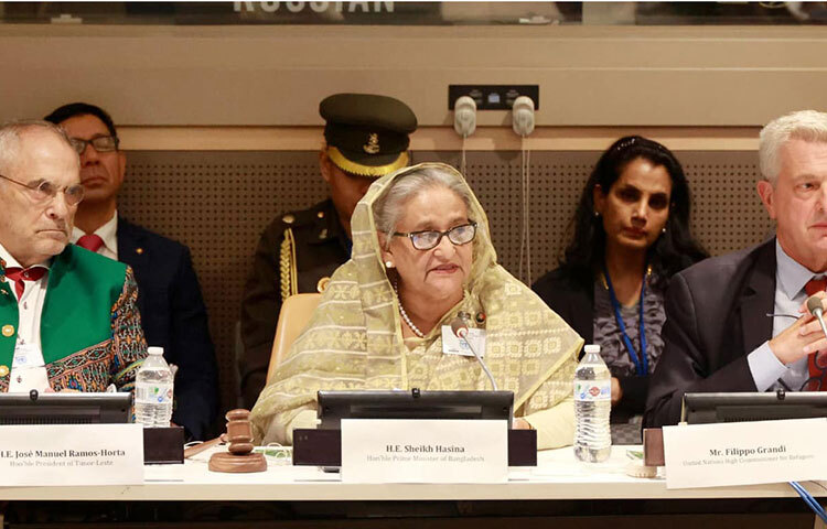 রোহিঙ্গা সংকটের স্থায়ী সমাধানে প্রচেষ্টা আরো বহুগুণ বাড়াতে বৈশ্বিক সম্প্রদায়ের প্রতি আহ্বান প্রধানমন্ত্রীর প্রধানমন্ত্রী শেখ হাসিনা। জাতিসংঘ সাধারণ পরিষদের ৭৮তম অধিবেশনে তিনি এ কথা বলেন। ছবি: ইয়াসিন কবির জয়