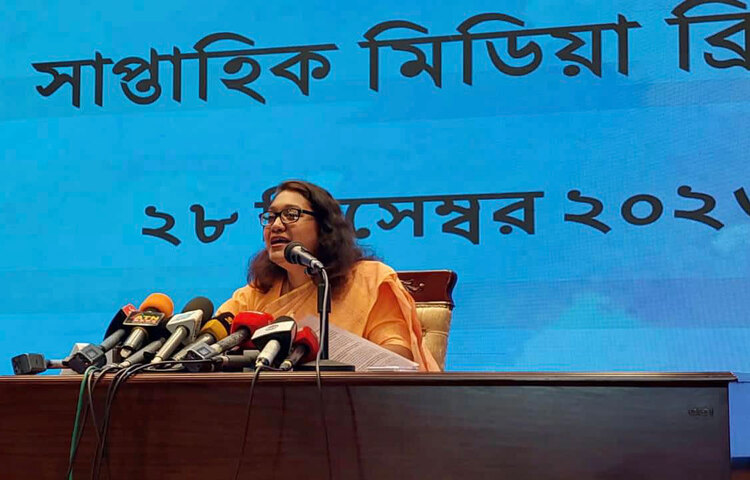 আসন্ন দ্বাদশ জাতীয় সংসদ নির্বাচন পর্যবেক্ষণের জন্য এখন পর্যন্ত ৩৫টি দেশ থেকে প্রায় ১৮০ জন আবেদন করেছেন। আজ বিকেলে পররাষ্ট্র মন্ত্রণালয়ের নিয়মিত সংবাদ ব্রিফিংয়ে এ তথ্য জানান মন্ত্রণালয়ের মুখপাত্র সেহেরী সাবরীন। ছবি: ইসমাইল হোসাইন রাসেল