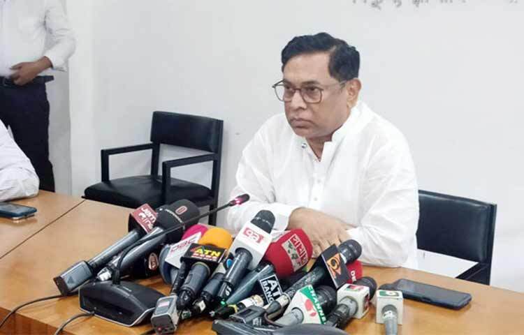 আগামী দুই সপ্তাহের মধ্যে চলমান লোডশেডিং পরিস্থিতির উন্নতি হতে পারে বলে জানিয়েছেন বিদুৎ, জ্বালানি ও খনিজ সম্পদ প্রতিমন্ত্রী নসরুল হামিদ। আজ সচিবালয়ে সাংবাদিকদের সঙ্গে আলাপকালে প্রতিমন্ত্রী এ কথা জানান। ছবি: জাগো নিউজ