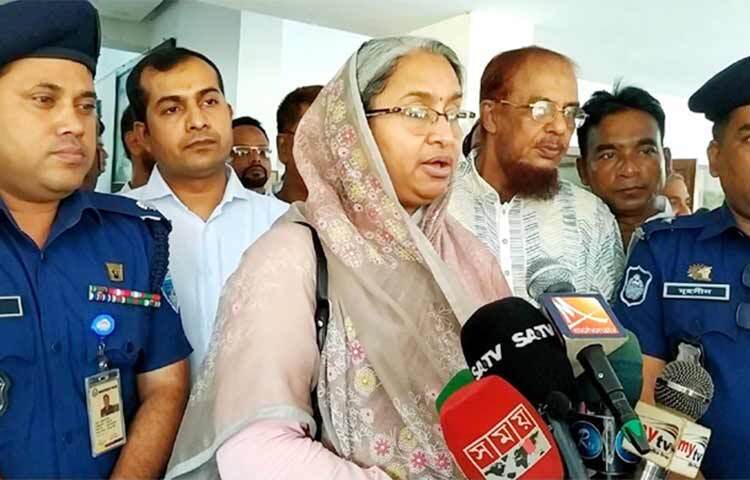 আগামী বছরেও পূর্ণ সিলেবাসে না হলেও পুনর্বিন্যাস করে কিছুটা সংক্ষিপ্ত সিলেবাসে পরীক্ষা নেওয়া হবে জানিয়েছেন শিক্ষামন্ত্রী ডা. দীপু মনি। আজ দুপুরে চাঁদপুর সার্কিট হাউজে সাংবাদিকদের প্রশ্নের জবাবে তিনি এ কথা বলেন। ছবি: জাগো নিউজ