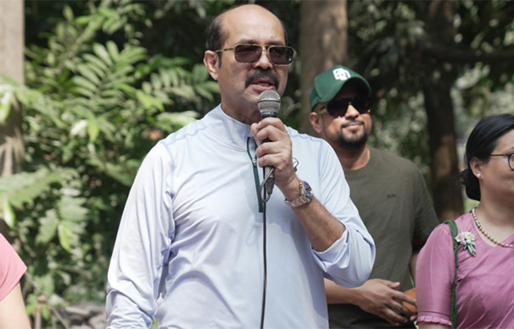 সামাজিক উৎসব আয়োজনের মাধ্যমে পরস্পরের মধ্যে সুসম্পর্ক গড়ে ওঠে বলে মন্তব্য করেছেন ঢাকা উত্তর সিটি করপোরেশনের মেয়র মো. আতিকুল ইসলাম। আজ সকালে গুলশান সোসাইটি লেক পার্কে ঢাকা ফ্লো আয়োজিত এক অনুষ্ঠানে এসব কথা বলেন ডিএনসিসি মেয়র। ছবি: জাগো নিউজ