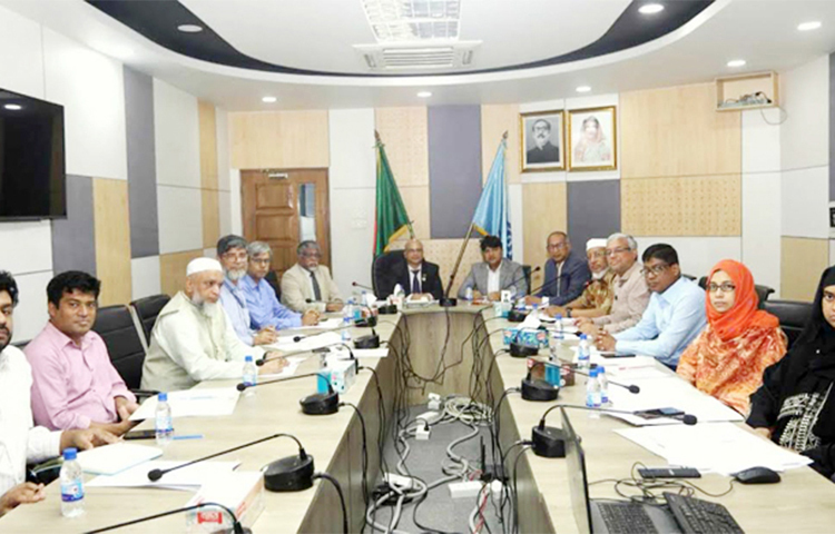 ‘স্মার্ট বাংলাদেশ’ বিনির্মাণে দক্ষ জনবল গড়ে তোলার জন্য বিশ্ববিদ্যালয়ের স্নাতক পর্যায়ে আর্টিফিসিয়াল ইন্টেলিজেন্স, ডিজিটাল সিকিউরিটি, চতুর্থ শিল্পবিপ্লব, বিগ ডাটা, ব্লকচেইন, রোবোটিকস ও ইন্টারনেট অব থিংস বিষয়গুলো বিশ্ববিদ্যালয়ের কারিকুলামে অন্তর্ভুক্ত করা হবে। আজ এ বিষয়ে গঠিত কমিটির প্রথম সভা ইউজিসিতে অনুষ্ঠিত হয়েছে। ছবি: জাগো নিউজ