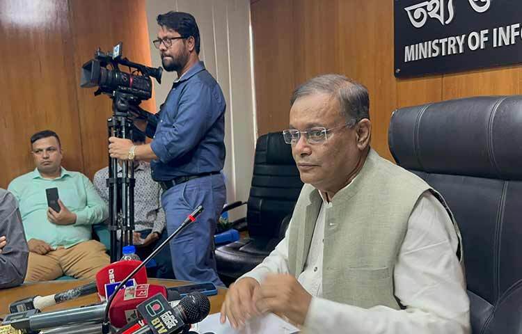 কিছু কিছু প্রার্থী ঘুরে ঘুরে নির্বাচনে দাঁড়ায় প্রচার পাওয়া ও অভিযোগ করার জন্য বলে মন্তব্য করেছেন আওয়ামী লীগের যুগ্ম সাধারণ সম্পাদক তথ্য ও সম্প্রচারমন্ত্রী ড. হাছান মাহমুদ। আজ সচিবালয়ে তথ্য ও সম্প্রচার মন্ত্রণালয়ের সম্মেলন কক্ষে সাংবাদিকদের সঙ্গে মতবিনিময়কালে এক প্রশ্নের জবাবে এ কথা বলেন তিনি। ছবি: জাগো নিউজ