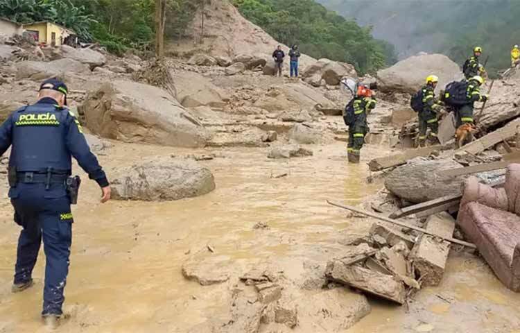 কলম্বিয়ায় ভারী বৃষ্টির কারণে ভূমিধসের ঘটনায় কমপক্ষে ১২ জন নিহত হয়েছে। এছাড়া নিখোঁজ রয়েছে আরও প্রায় ২০ জন। দেশটির মধ্যাঞ্চলে এমন পরিস্থিতি তৈরি হয়েছে বলে স্থানীয় কর্তৃপক্ষ নিশ্চিত করেছে। ছবি: সংগৃহীত