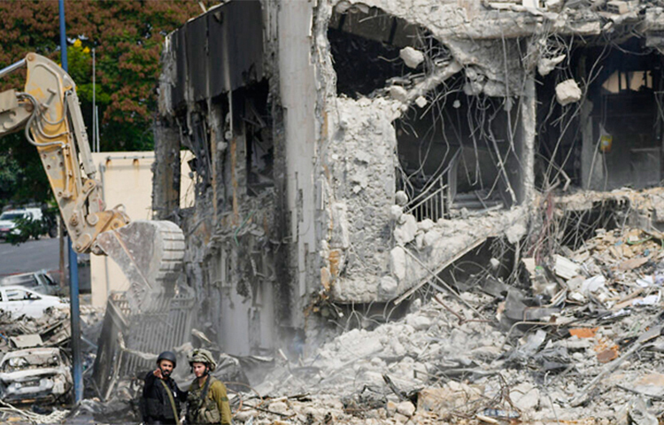 ফিলিস্তিনের পাশাপাশি ইসরায়েলেও নিহতের সংখ্যা বাড়ছে উল্লেখযোগ্য হারে। শেষ খবর পাওয়া পর্যন্ত ইসরায়েলে নিহতের সংখ্যা বেড়ে ৬০০ ছাড়িয়েছে। নিহতদের মধ্য সাধারণ মানুষের পাশাপাশি সামরিক বাহিনীর সদস্যও রয়েছে। ছবি: সংগৃহীত