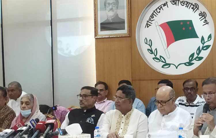 রাজধানী ঢাকাসহ সারাদেশে বিক্ষোভ কর্মসূচি ও সমাবেশ করার ঘোষণা দিয়েছে ক্ষমতাসীন দল আওয়ামী লীগ। আজ সকাল ১০টা থেকে বিকেল ৫টা পর্যন্ত এই কর্মসূচি পালন করা হবে।  আজ বিকেলে বঙ্গবন্ধু অ্যাভিনিউয়ে দলের কেন্দ্রীয় কার্যালয়ে জরুরি সভা শেষে এই ঘোষণা দেওয়া হয়। ছবি: সালাহ উদ্দিন জসিম