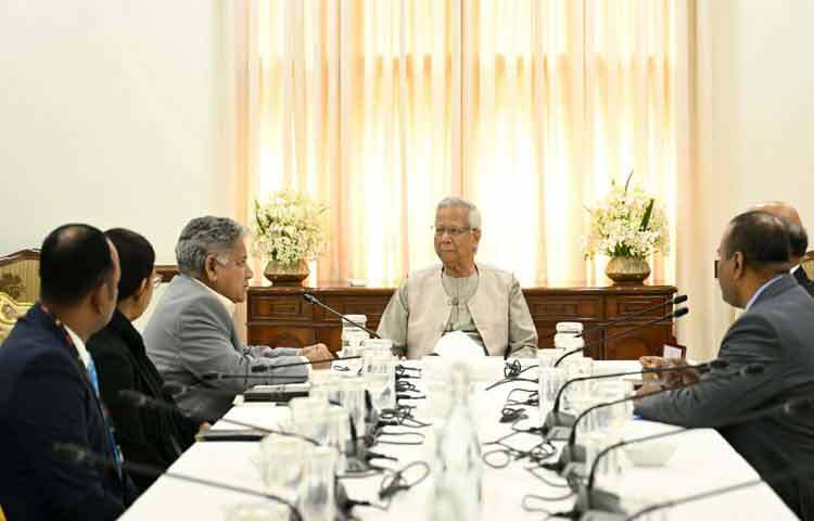 বাংলাদেশ শিপিং কর্পোরেশনকে (বিএসসি) একটি শক্তিশালী ও লাভজনক প্রতিষ্ঠান থাকতে হবে বলে মন্তব্য করেছেন প্রধান উপদেষ্টা অধ্যাপক মুহাম্মদ ইউনূস। ছবি: সিএ প্রেস উইং