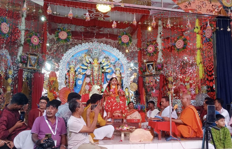 ৩০ সেপ্টেম্বর বেলা ১১ টা থেকে দুপুর সাড়ে ১২টা পর্যন্ত চরকমলাপুর রামকৃষ্ণ মিশন আশ্রমে এ পূজা অনুষ্ঠিত হয়।