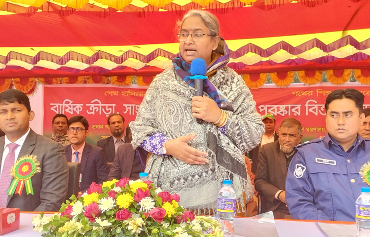 আজ সকালে চাঁদপুর সরকারি শিশু পরিবার ও সরকারি বাক-শ্রবণপ্রতিবন্ধী বিদ্যালয়ের বার্ষিক ক্রীড়া প্রতিযোগিতা ও সাংস্কৃতিক অনুষ্ঠানে প্রধান অতিথি ছিলেন সমাজকল্যাণমন্ত্রী ডা. দীপু মনি। ছবি: শরীফুল ইসলাম