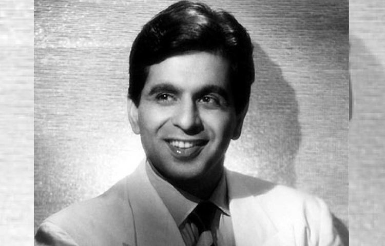 বলিউডের কিংবদন্তি অভিনেতা দিলীপ কুমার। তবে এটি তার আসল নয়। তার আসল নাম মুহাম্মদ ইউসুফ খান। ছবি: সংগৃহীত