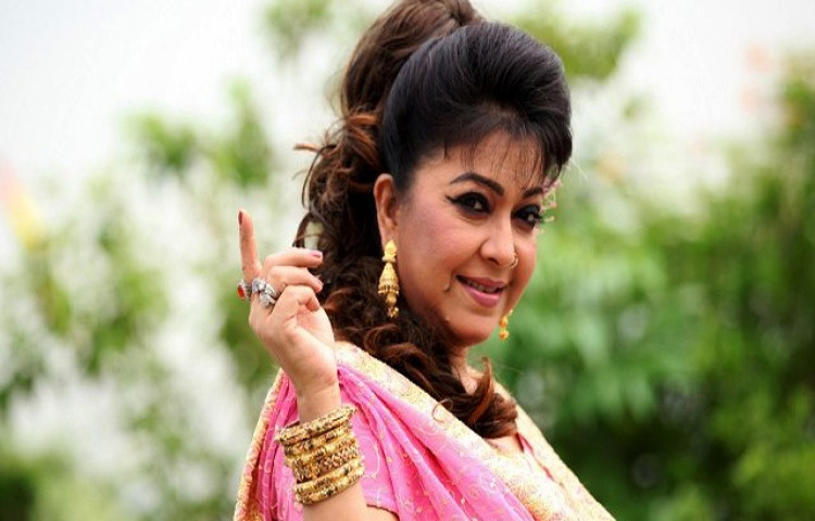 ১৯৮৪ সালে নতুন মুখের সন্ধানের মাধ্যমে দেশীয় চলচ্চিত্রে দিতির সম্পৃক্ততা ঘটে। তার অভিনীত প্রথম চলচ্চিত্র উদয়ন চৌধুরী পরিচালিত ‘ডাক দিয়ে যাই’। কিন্তু ছবিটি শেষ পর্যন্ত মুক্তি পায়নি। দিতি অভিনীত মুক্তিপ্রাপ্ত প্রথম চলচ্চিত্র ছিল ‘আমিই ওস্তাদ’। ছবিটি পরিচালনা করেছেন আজমল হুদা মিঠু। এরপর দিতি প্রায় দুই শতাধিক ছবিতে কাজ করেছেন।