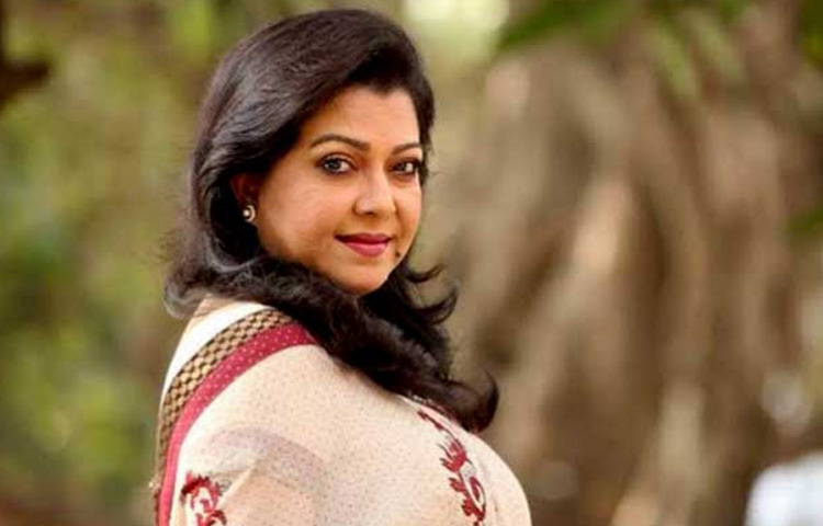 সুভাষ দত্ত পরিচালিত ‘স্বামী স্ত্রী’ ছবিতে দিতি আলমগীরের স্ত্রীর চরিত্রে অভিনয় করেন। এই ছবিতেই অভিনয় করে দিতি প্রথমবারের মতো জাতীয় চলচ্চিত্র পুরস্কার অর্জন করেন।