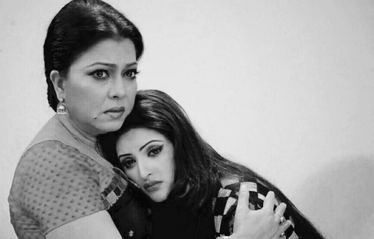 বিটিভিতে গান করার সুবাদে তিনি অভিনেতা আল মনসুরের নজরে আসেন এবং মনসুর তাকে ‘লাইলি মজনু’ নাটকে অভিনয়ের সুযোগ দেন। এতে দিতির বিপরীতে অভিনয় করেন মানস বন্দ্যোপাধ্যায়। নাটকটি জনপ্রিয়তা লাভ করলেও পরিবার দিতিকে অভিনয় করতে বাধা দেয়। ছবি: সংগৃহীত