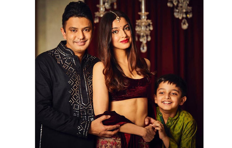 ২০০৭ সালে মাত্র ১৮ বছর বয়সে ভূষণ কুমারের সঙ্গে বিবাহবন্ধনে আবদ্ধ হন দিব্যা। ২০১১ সালে জন্ম নেয় তাদের একমাত্র পুত্র।