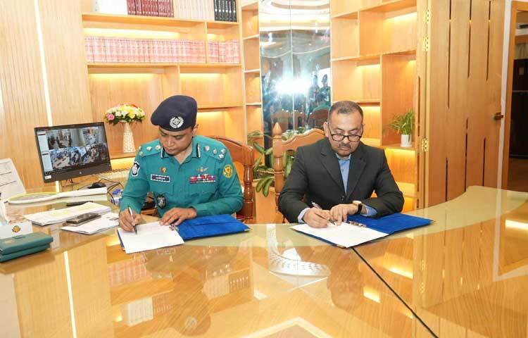 ঢাকা মহানগর পুলিশের (ডিএমপি) নতুন কমিশনার হিসেবে দায়িত্ব নিয়েছেন শেখ মো. সাজ্জাত আলী। ছবি: তৌহিদুজ্জামান তন্ময়