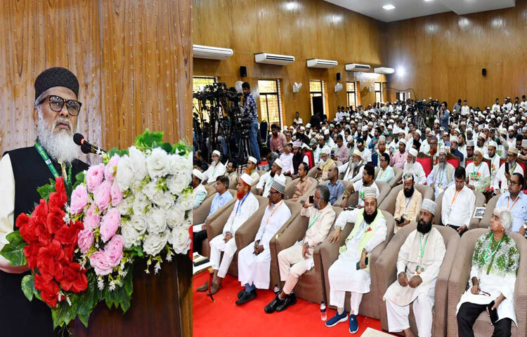 রাজধানীতে সরকারি মাদরাসা-ই-আলিয়া, ঢাকার ৪৬তম প্রতিষ্ঠাবার্ষিকী উপলক্ষ্যে আয়োজিত অনুষ্ঠানে বিশেষ অতিথির বক্তৃতা করেন ধর্ম বিষয়ক উপদেষ্টা ড. আ ফ ম খালিদ হোসেন। ছবি: পিআইডি