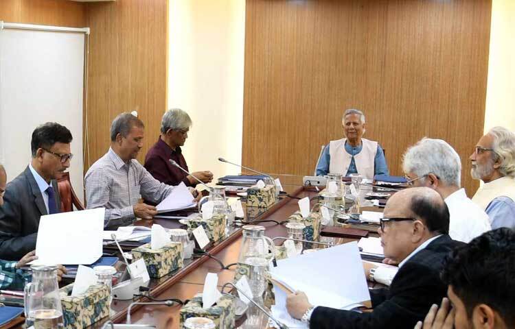 মানবতাবিরোধী অপরাধে জড়িত রাজনৈতিক দলের বিরুদ্ধে ট্রাইব্যুনাল শাস্তিমূলক ব্যবস্থা নেওয়ার সুপারিশ করতে পারবে- এমন বিধান রেখে ‘আন্তর্জাতিক অপরাধ ট্রাইব্যুনাল অধ্যাদেশ, ২০২৪’ এর খসড়া অনুমোদন দিয়েছে উপদেষ্টা পরিষদ।