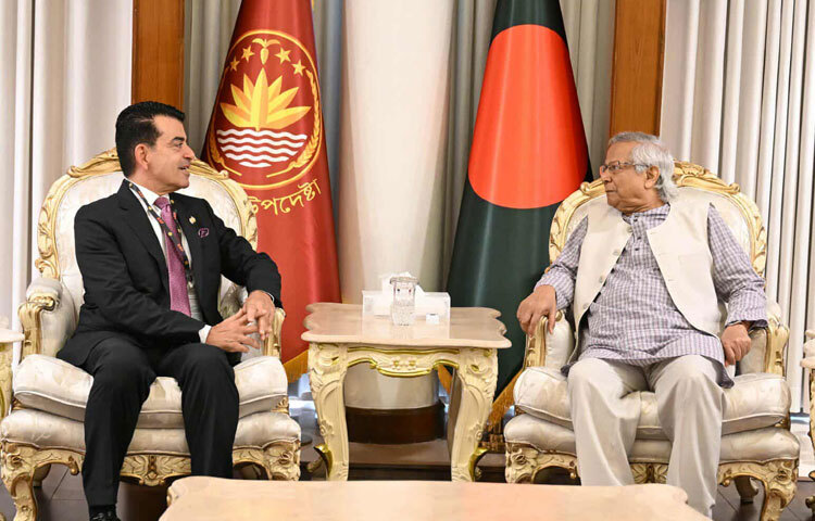 অন্তর্বর্তী সরকারের প্রধান উপদেষ্টা অধ্যাপক ড. মুহাম্মদ ইউনূসের সঙ্গে সৌজন্য সাক্ষাৎ করেছেন ইসলামি বিশ্ব শিক্ষা, বিজ্ঞান ও সংস্কৃতি সংস্থার (আইসেসকো) মহাপরিচালক ড. সালিম এম আল মালিক। ছবি: সিএ প্রেস উইং