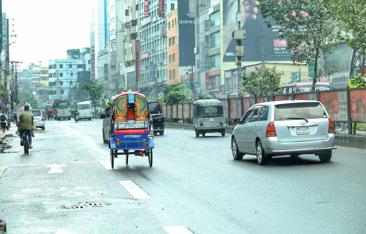 যানজটের চাপে হাঁপিয়ে ওঠা ঢাকাবাসী আজ যেন স্বস্তির নিঃশ্বাস ফেলছে।