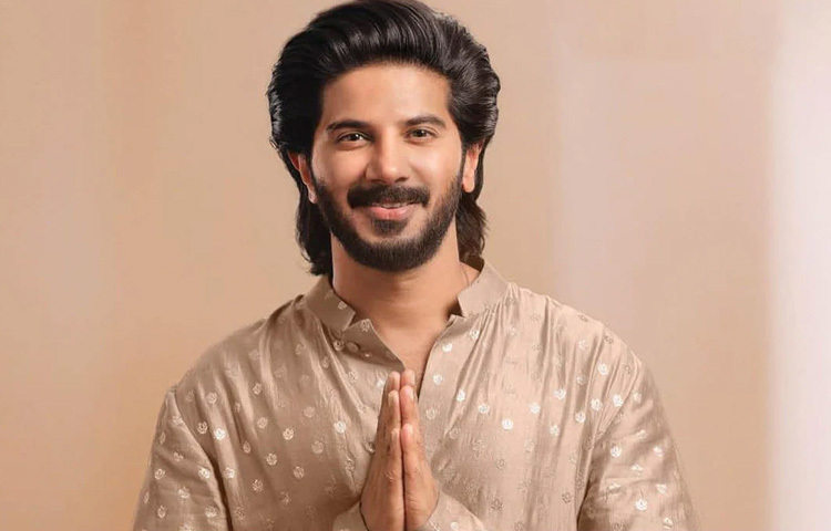 দুলকার সালমানের ফ্যাশন সেন্সের সবচেয়ে বড় বৈশিষ্ট্য হলো সাদামাটা হয়ে নজর কাড়া।