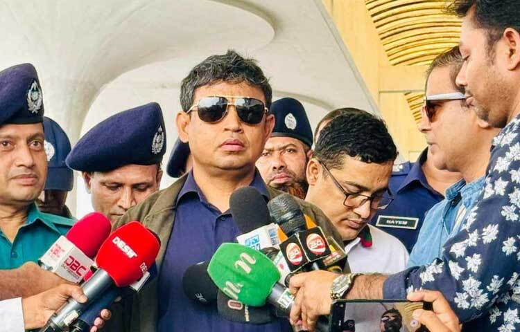 ঝিনাইদহ-৪ আসনের এমপি আনোয়ারুল আজীম আনার হত্যার ঘটনা তদন্তে এবার নেপাল যাচ্ছেন ঢাকা মহানগর গোয়েন্দা পুলিশের (ডিবি) প্রধান মোহাম্মদ হারুন অর রশীদ। ছবি: তৌহিদুজ্জামান তন্ময়