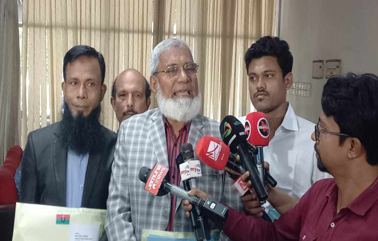 দশম, একাদশ ও দ্বাদশ সংসদ নির্বাচনের সিইসিসহ অজ্ঞাতপরিচয়ের ১৯ জনের বিরুদ্ধে মামলা দায়ের করছে বিএনপি। একই সঙ্গে ২০১৪, ২০১৮ ও ২০২৪ সালের ভোট পরিচালনাকারী প্রধান নির্বাচন কমিশনার ও নির্বাচন কমিশনারদের বিরুদ্ধে আইনগত ব্যবস্থা নেওয়ার আবেদন জানিয়েছে দলটি। ছবি: মফিজুল সাদিক