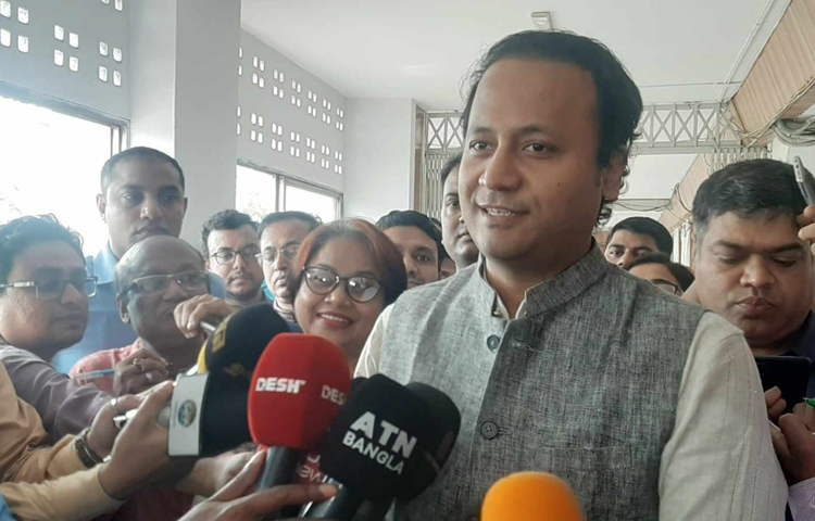 শান্তিতে নোবেল বিজয়ী ড. মুহাম্মদ ইউনুস ইউনেস্কোর ‘দ্য ট্রি অব পিস’ পুরস্কার পেয়েছেন বলে যে তথ্য প্রচারিত হয়েছে তা সঠিক নয় বলে জানিয়েছেন শিক্ষামন্ত্রী মহিবুল হাসান চৌধুরী। ছবি: সাইদ শিপন