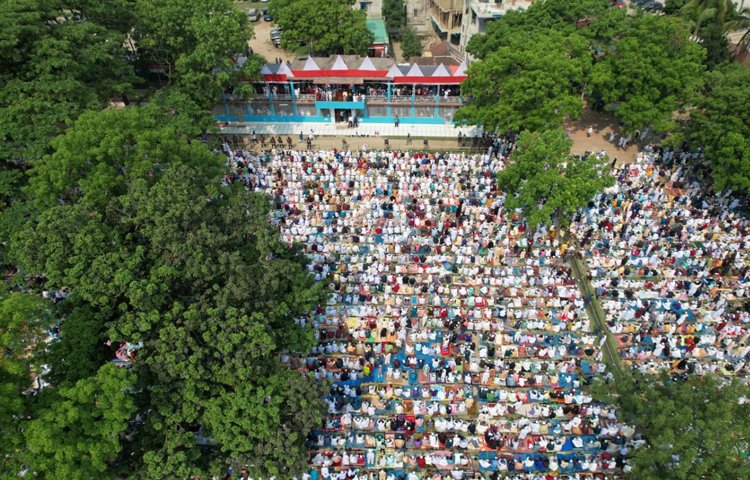 এবার ৫ লাখেরও বেশি মুসল্লি এ ময়দানে একসঙ্গে নামাজ আদায় করেছেন। ছবি: এসকে রাসেল