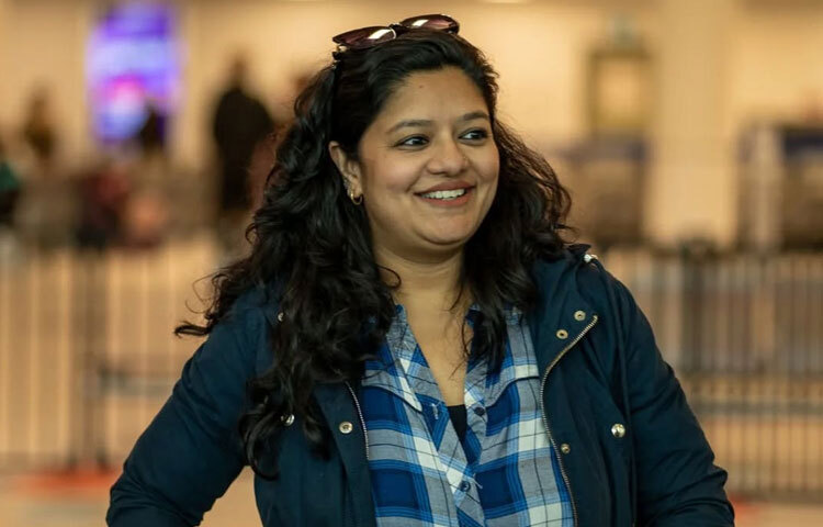 শুধু গানে সীমাবদ্ধ থাকেননি এলিটা। তিনি দীর্ঘদিন ধরে সাংবাদিকতা করেছেন, বিশেষ করে ইংরেজি দৈনিক দ্যা ডেইলি স্টারে। সাংস্কৃতিক সাংবাদিক হিসেবে তিনি অসংখ্য লেখা প্রকাশ করেছেন, যেখানে সংগীত, নাটক, চলচ্চিত্র থেকে শুরু করে দেশের শিল্প-সংস্কৃতির নানা দিক উঠে এসেছে। পাশাপাশি টেলিভিশনে উপস্থাপনার মাধ্যমেও তিনি জনপ্রিয়তা পেয়েছেন।