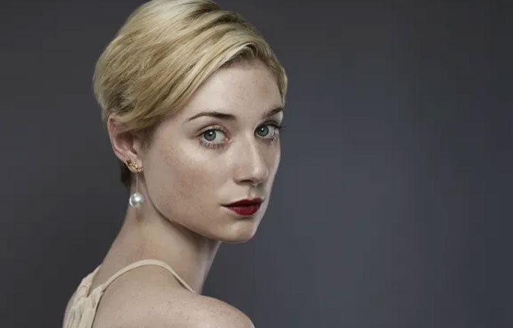 দ্য ক্রাউনের রানি থেকে হলিউড তারকা হয়ে ওঠা এই অভিনেত্রী নিঃসন্দেহে আগামী দিনগুলোতে আরও আলোচনার কেন্দ্রবিন্দুতে থাকবেন।