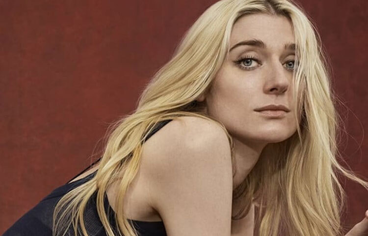 এলিজাবেথের বাবা ছিলেন পোলিশ বংশোদ্ভূত এবং মা আইরিশ বংশোদ্ভূত। শৈশবে পরিবারের সঙ্গে অস্ট্রেলিয়ায় চলে আসেন তিনি, যেখানে কাটিয়েছেন তার গঠনমূলক বছরগুলো।