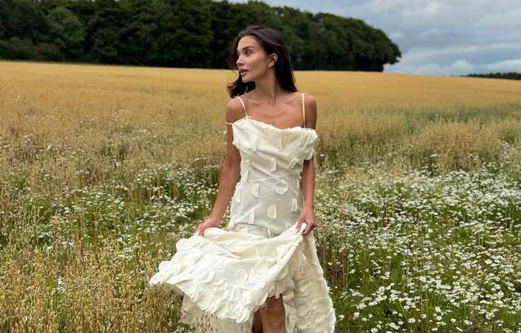 মাত্র ১৬ বছর বয়স থেকে মডেলিং দিয়ে যাত্রা শুরু তার।