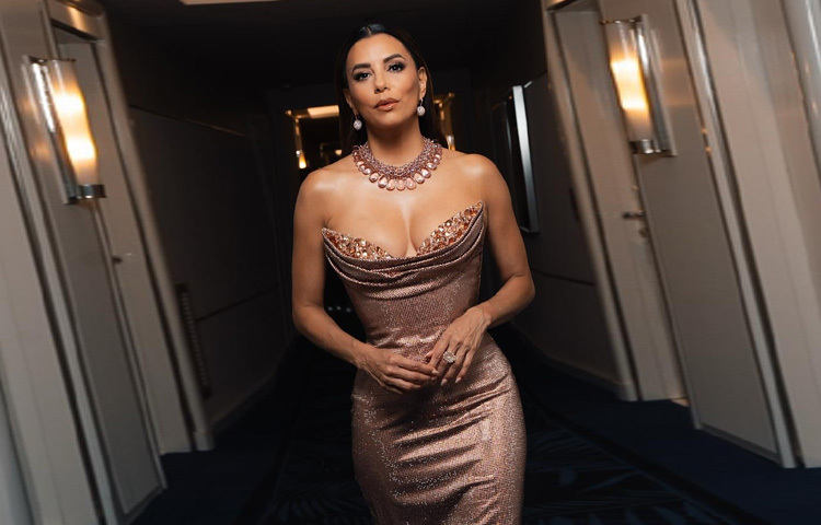 ইভার উপস্থিতি কানে উৎসবের গ্ল্যামারকে করেছে আরও বেশি ঝকঝকে এবং স্মরণীয়।