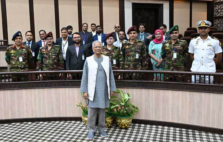 ২০২৪ সালের ৫ আগস্ট ছাত্র-জনতার গণআন্দোলনের মুখে আওয়ামী লীগ সরকারের পতনের পর ৮ আগস্ট অন্তর্বর্তী সরকারের প্রধান হিসেবে দায়িত্ব নেন অধ্যাপক ড. মুহাম্মদ ইউনূস।