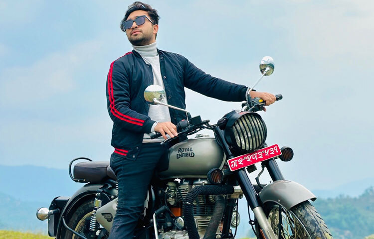 প্রথম থেকেই তার লক্ষ্য ছিল কোনো চরিত্রকে দর্শকের সঙ্গে মেলানো এবং গল্পের সঙ্গে পুরোপুরি খাপ খাওয়ানো।