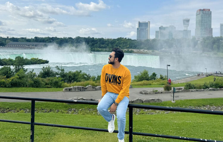 ফারহানের জনপ্রিয়তা কেবল তার অভিনয় দক্ষতার জন্য নয়। তার চরিত্রবোধ, সহজ সরল ব্যক্তিত্ব এবং সহকর্মীদের সঙ্গে বন্ধুত্বপূর্ণ আচরণও তাকে বিশেষ করে তোলে। তিনি শুধু চরিত্রে অভিনয় করেন না, বরং সেই চরিত্রে জীবন বাঁচান।