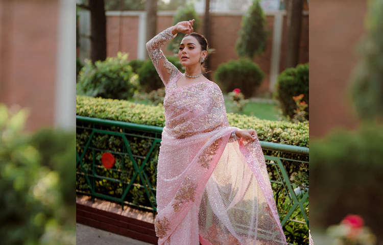 ঈদের দিন শাড়ি পড়েছিলেন অভিনেত্রী নুসরাত ফারিয়া। ভক্তদের শুভেচ্ছা জানাতে ভুলেননি তিনিও। ছবি ফেসবুক