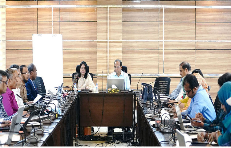 ঢাকায় তথ্য ভবনে মন্ত্রণালয়ের উদ্যোগে প্রকল্প ব্যবস্থাপনা বিষয়ক দিনব্যাপী প্রশিক্ষণের উদ্বোধন অনুষ্ঠানে বক্তৃতা করেন তথ্য ও সম্প্রচার মন্ত্রণালয়ের সচিব মাহবুবা ফারজানা। ছবি: পিআইডি