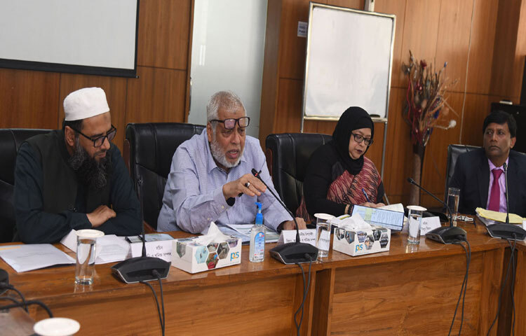 ঢাকায় বিদ্যুৎ ভবনে ‘কয়লা সম্পদের সম্ভাবনা ও চ্যালেঞ্জ উত্তরণে করণীয়’ শীর্ষক সেমিনারে প্রধান অতিথির বক্তৃতা করেন বিদ্যুৎ, জ্বালানি ও খনিজ সম্পদ উপদেষ্টা মুহাম্মদ ফাওজুল কবির খান। ছবি: পিআইডি