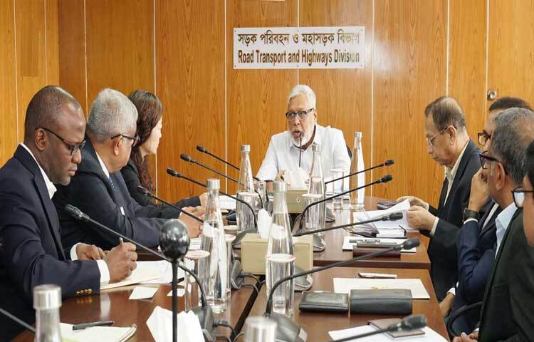 সড়ক পরিবহন ও সেতু উপদেষ্টা মুহাম্মদ ফাওজুল কবির খানের সাথে মন্ত্রণালয়ের সভাকক্ষে সাক্ষাৎ করেন ওয়ার্ল্ড ব্যাংক ট্রান্সপোর্টের প্রতিনিধি দল। ছবি: পিআইডি