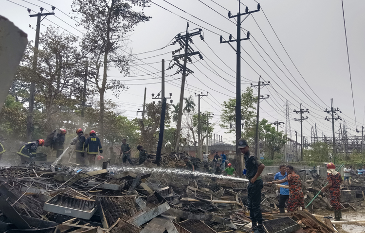 সিলেটের কুমারগাঁও ২২৫ মেগাওয়াট বিদ্যুৎ উৎপাদন কেন্দ্রে অগ্নিকাণ্ডের ঘটনা ঘটেছে। ছবি: জামিল আহমেদ