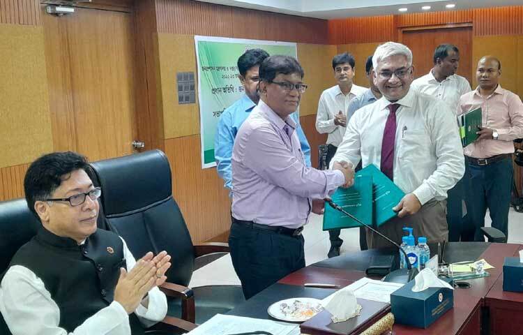 বার্ষিক কর্ম সম্পাদন চুক্তির (এপিএ) মাধ্যমে ৬৫ শতাংশ অর্থ সাশ্রয় করা সম্ভব হয়েছে বলে জানিয়েছেন জনপ্রশাসনমন্ত্রী ফরহাদ হোসেন। ছবি: মাসুদ রানা