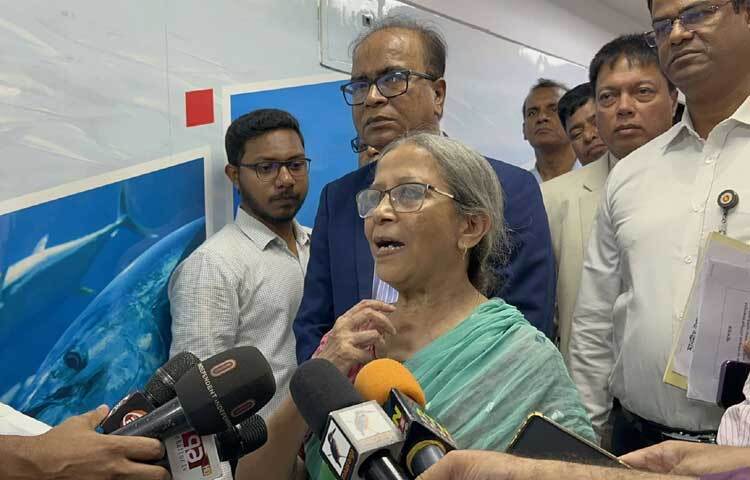অনেক লেভেলে সিন্ডিকেট ও চাঁদাবাজির কারণে দাম বেড়ে যায় বলে মনে করেন মৎস্য ও প্রাণিসম্পদ উপদেষ্টা ফরিদা আখতার। ছবি: ইসমাইল হোসেন রাসেল