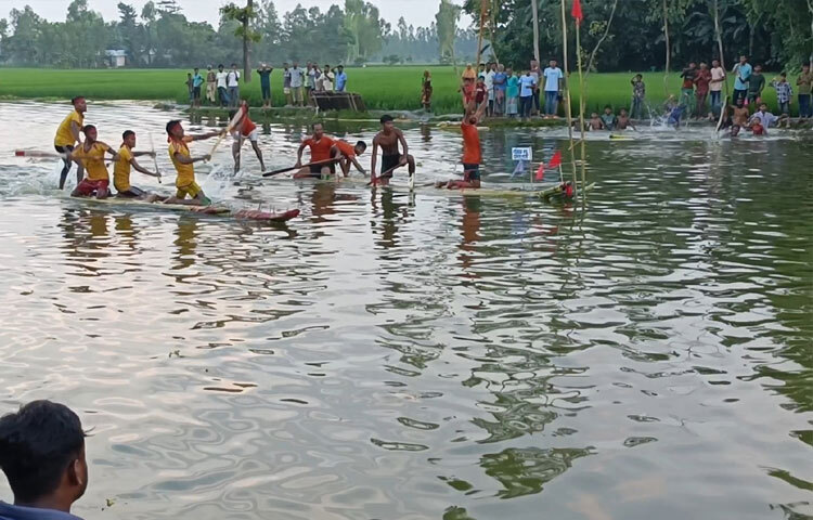 দর্শকরা জানান, নৌকা বাইচসহ জীবনে অনেক খেলা দেখলেও এই প্রথম কলাগাছের ভেলা প্রতিযোগিতা দেখে অভিভূত তারা