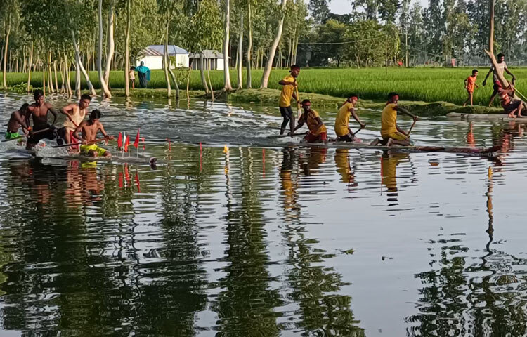 খেলা দেখতে আসা সাজু মিয়া বলেন, এরই মধ্যে প্রায় হারিয়ে যাওয়ার উপক্রম হয়েছে গ্রামীণ জনপদের হা-ডু-ডু, গরুর মইদৌড়সহ অনেক ঐতিহ্যবাহী খেলা। এই সময়ে নৌকা বাইচের মতোই কলাগাছের ভেলা প্রতিযোগিতা দেখতে পেয়ে খুব আনন্দ লাগছে।