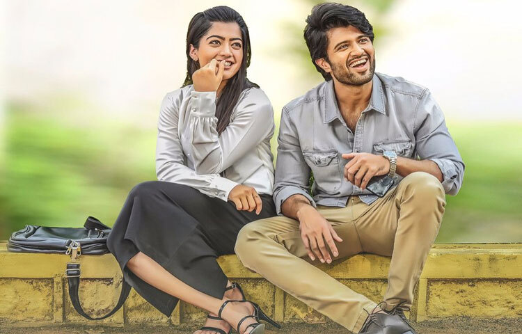 গান, গল্প আর তাদের মিষ্টি রসায়ন সিনেমাটিকে করে তুলেছিল ব্লকবাস্টার।