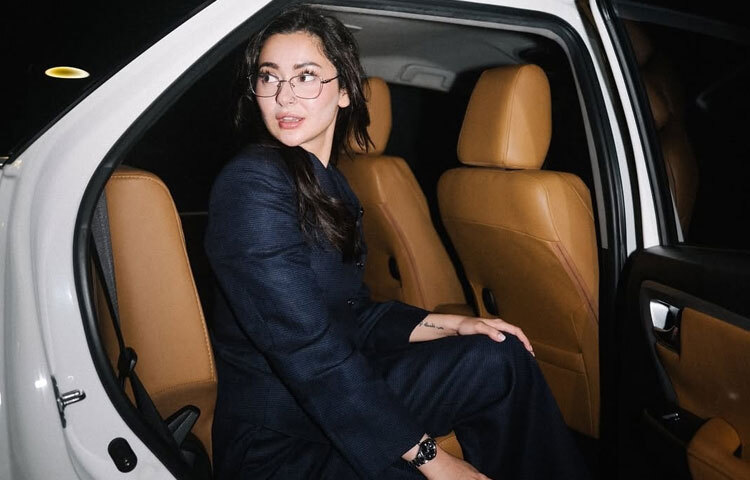 শুধু জনপ্রিয়তা নয়, সমালোচকরাও হানিয়া আমিরের অভিনয় দক্ষতাকে ইতিবাচকভাবে মূল্যায়ন করেছেন।